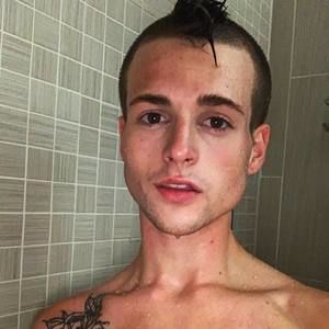 Meet your Posher, Johnny